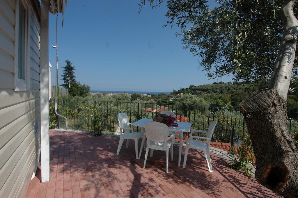 Camping Edy Diano Marina Esterno foto