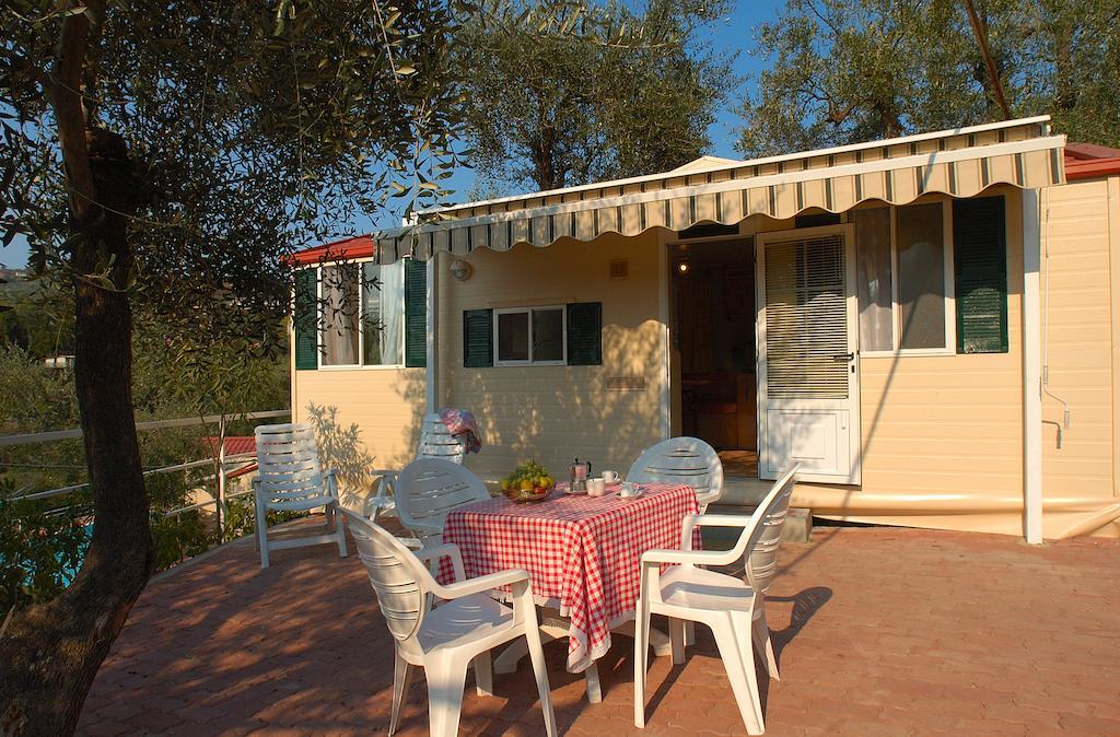 Camping Edy Diano Marina Esterno foto