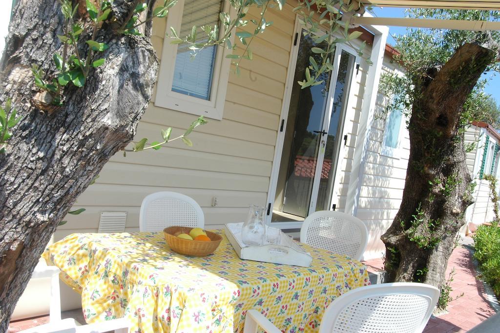 Camping Edy Diano Marina Esterno foto